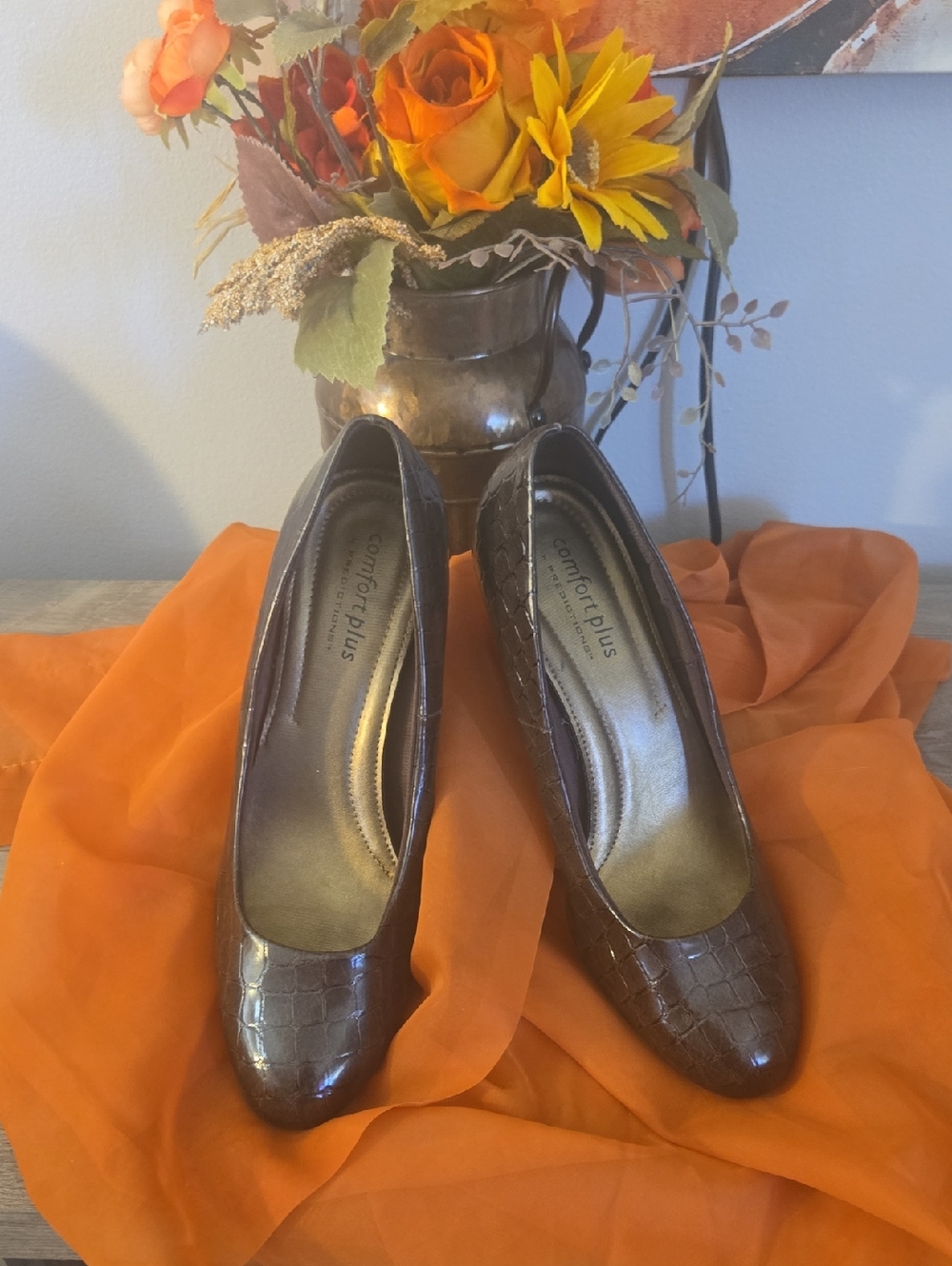 comfort plus by Predictions Brown Croc-Embossed Pumps